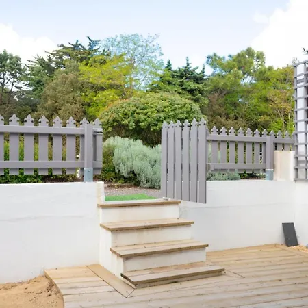 Holiday home Ravissante Maison 300 Metres De La